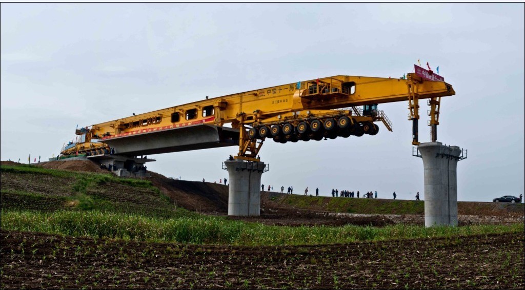 吉图珲铁路项目为了使新型流动式运架一体架桥机更早,更快地在吉图珲