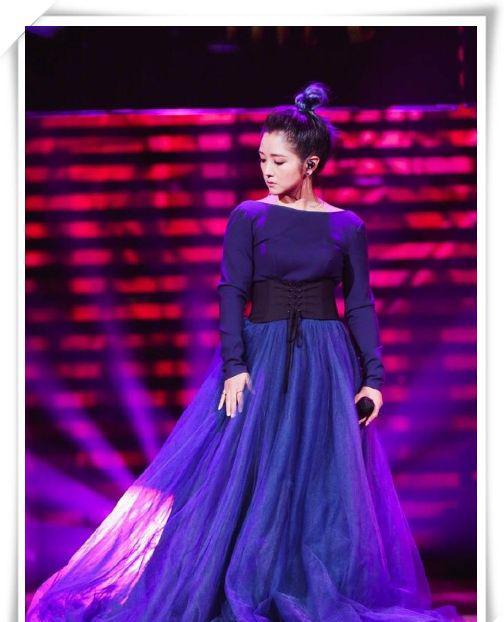 32岁何洁厉害了!瘦掉20斤颜值重回巅峰,网友: