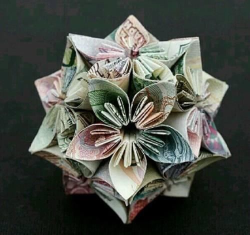 4朵金钱花,只能拿走一朵,测你6月的财运有多旺,试一试