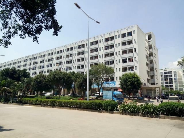 深圳沙井工业区的工厂,大量招工这样的薪水你