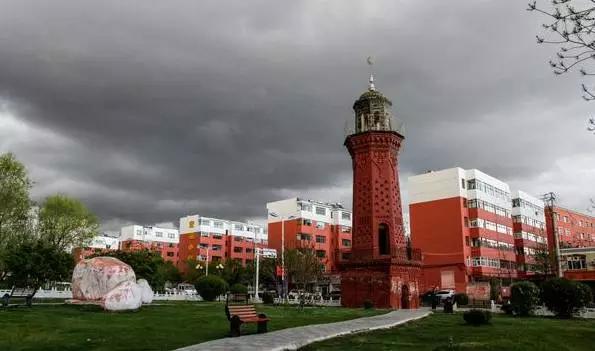 疏勒县有张骞公园,张骞纪念馆,疏勒历史博物馆,科技文化中心,努尔兰