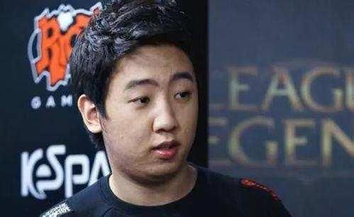 KZ上单可汗斗鱼首播,直播间被喷子大军占领:世