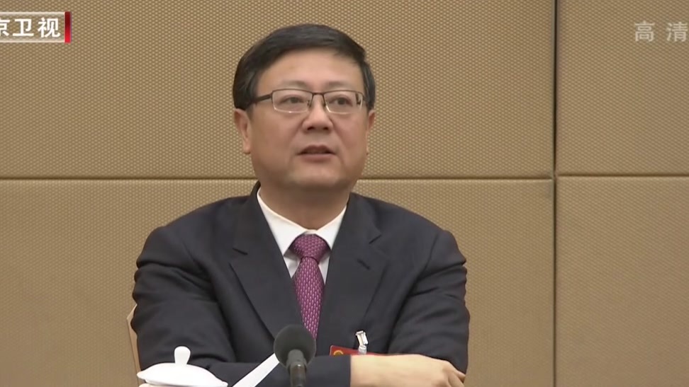 陈吉宁在参加西城团审议时指出 坚持以人民为中心 在城市转型中实现高质量发展