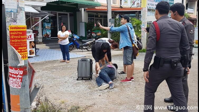中国男孩到泰旅游 与妈妈闹脾气冲上马路让车撞 中国男孩到泰旅游 与妈妈闹脾气冲上马路让车撞