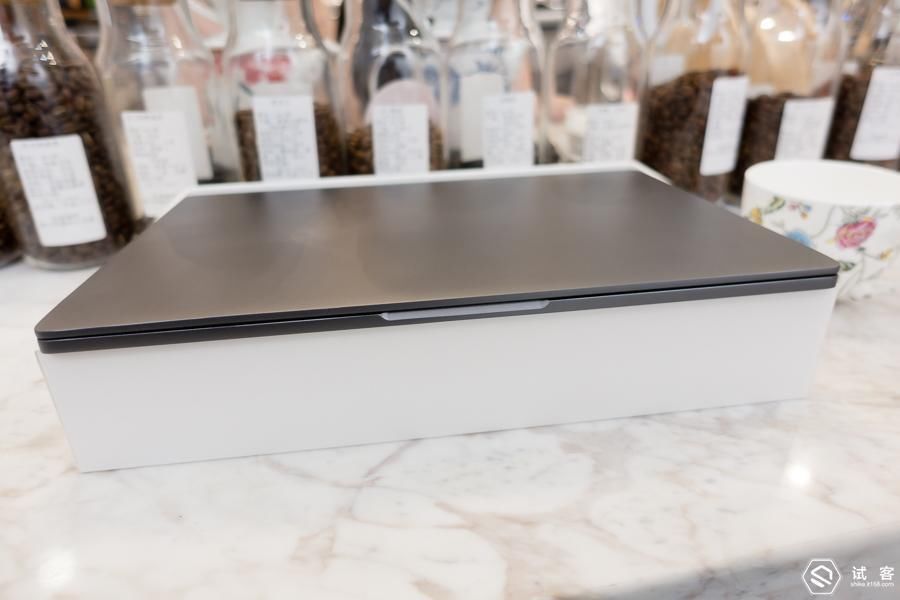 老婆送我的#情人节#礼物--小米Air四核增强版笔