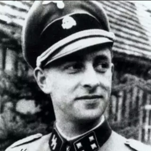 知识点:二战中德国将领军帽歪戴,这可大有讲究