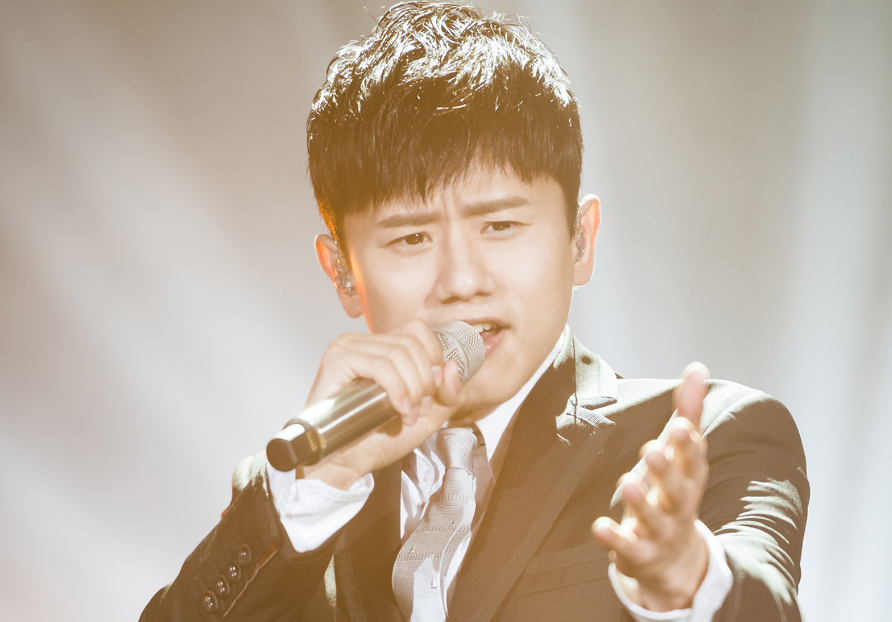 林俊杰卸妆后打65分,华晨宇卸妆后打98分,而他