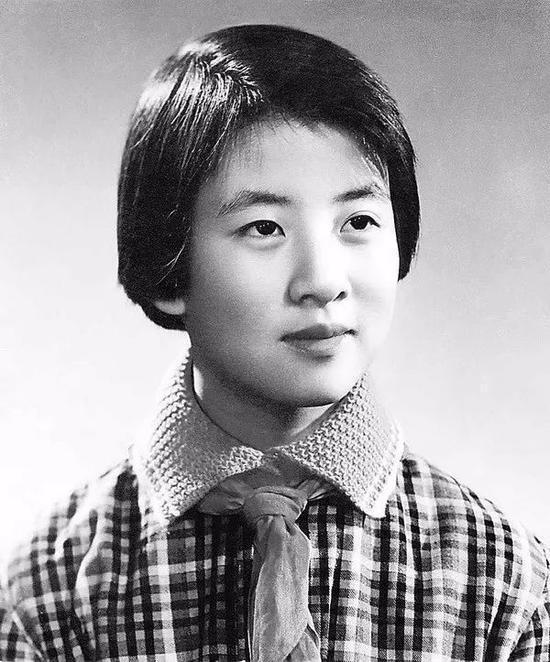 中国最知名小学生黄帅去世 她最大愿望是做普通人 中国最知名小学生黄帅去世 她最大愿望是做普通人
