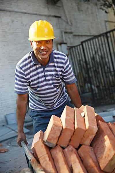 为什么工头去农村招聘,一天130块,农民们宁愿