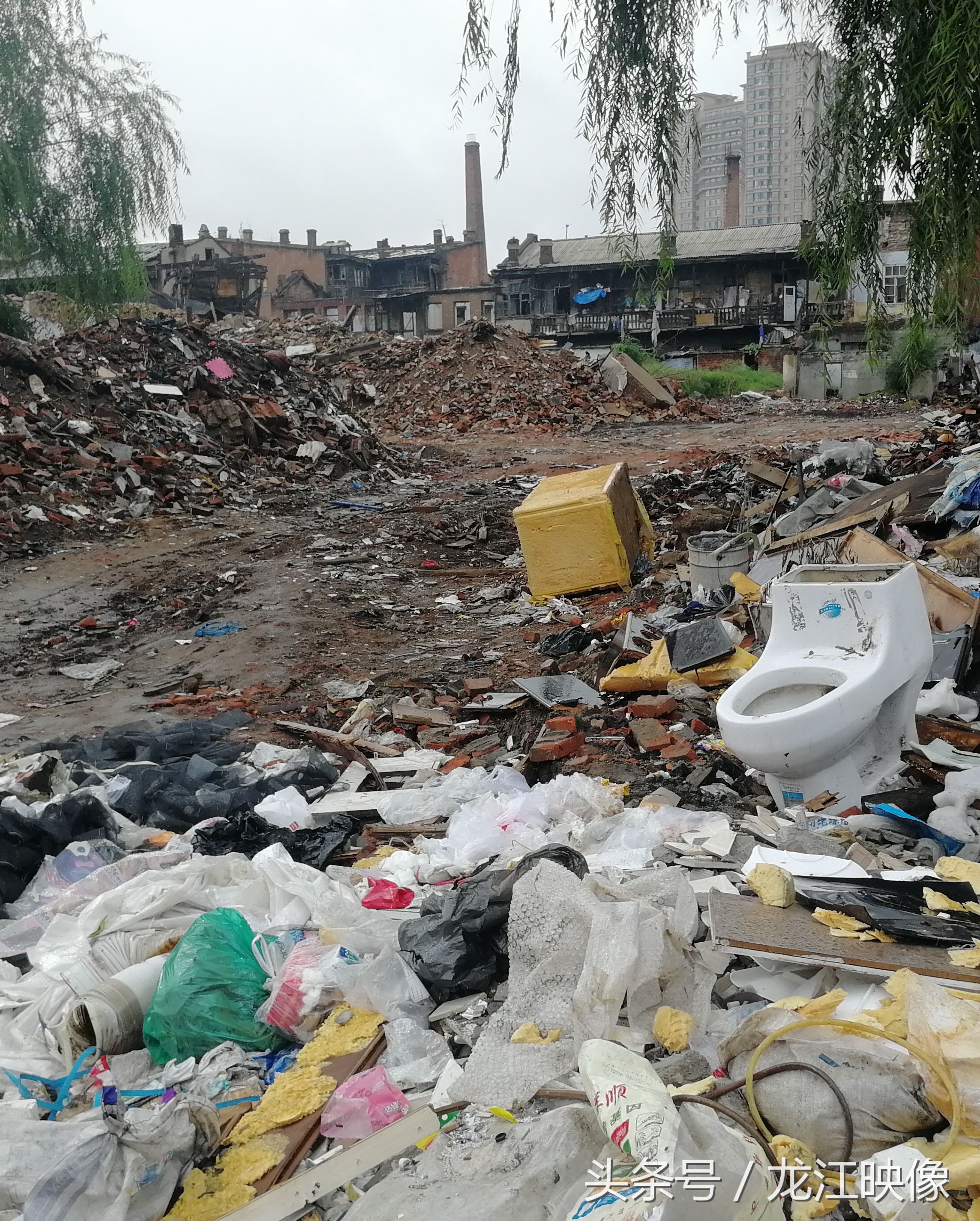 道外棚户区有许多钉子户,拆迁难度大;别让强拆