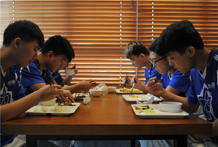 这一年,聚散都美好 | 新京报摄影记者吴江年度作