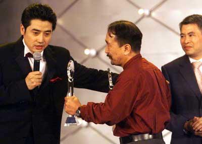 71岁“刘罗锅”生活近照,35年无代言无商演 - 周公乐 - xinhua8848 的博客 71岁“刘罗锅”生活近照,35年无代言无商演 - 周公乐 - xinhua8848 的博客