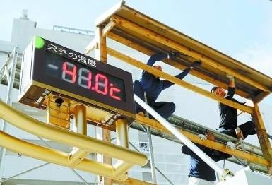 顶着10级台风去日本!陆地热到住院,邮轮避暑却