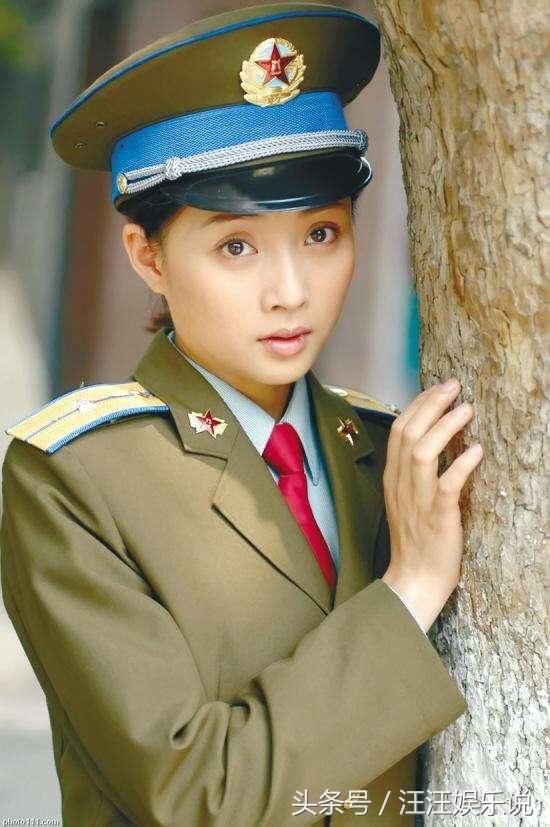 38岁殷桃近照,享正营级待遇,前夫入狱,二婚嫁大