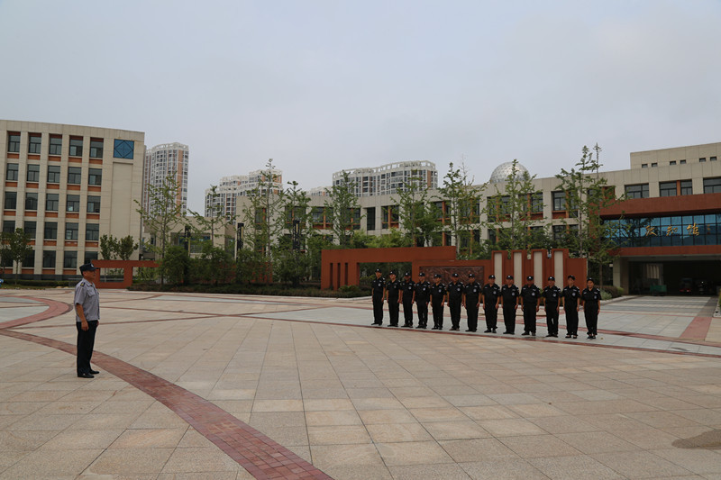 六安二中河西新校区组织开展安保人员岗前培训