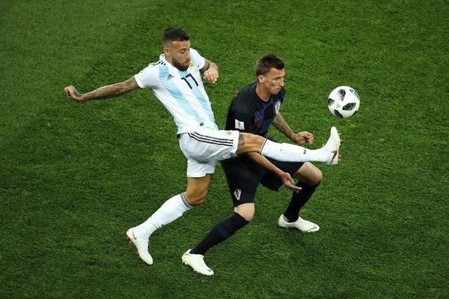世界杯阿根廷再度爆冷,0-3惨败,梅西无力回天,