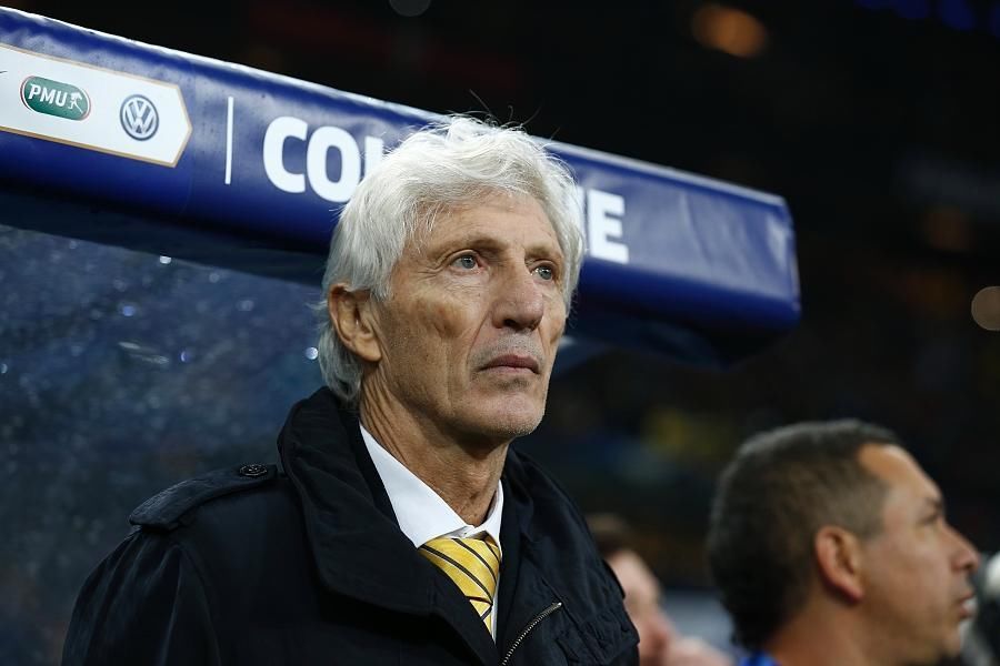 哥伦比亚主帅:少一人作战对我们影响很大 但这