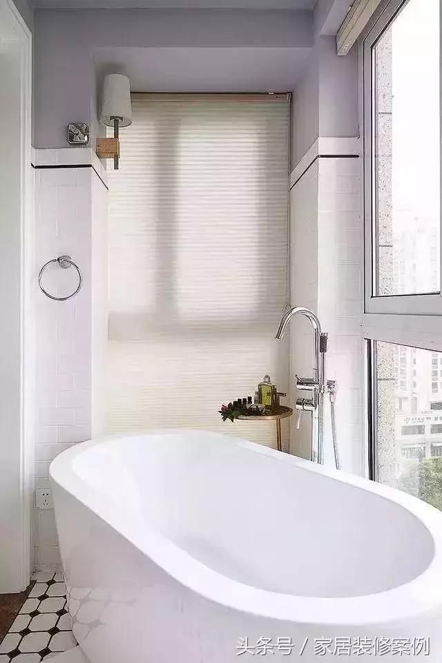 老婆太前卫,非在阳台上装个浴缸,边洗澡边看风