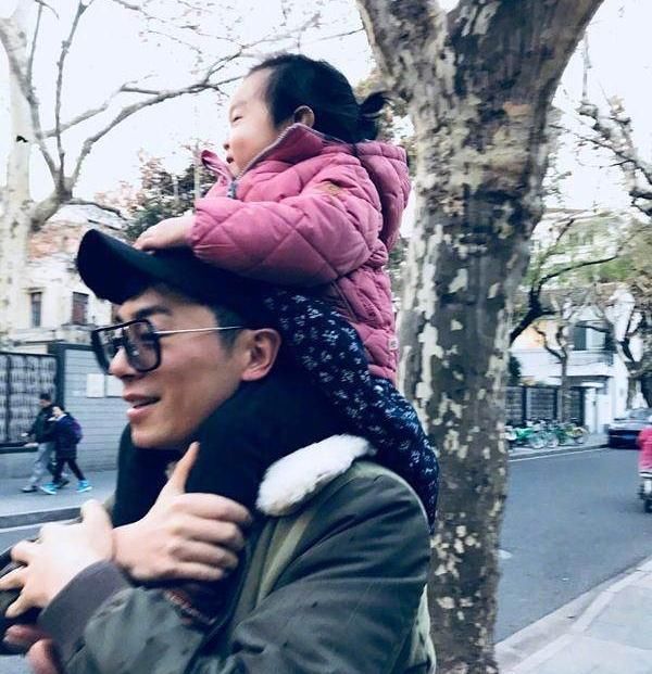 沈佳妮二胎产女,朱亚文给女儿的三字称呼也太