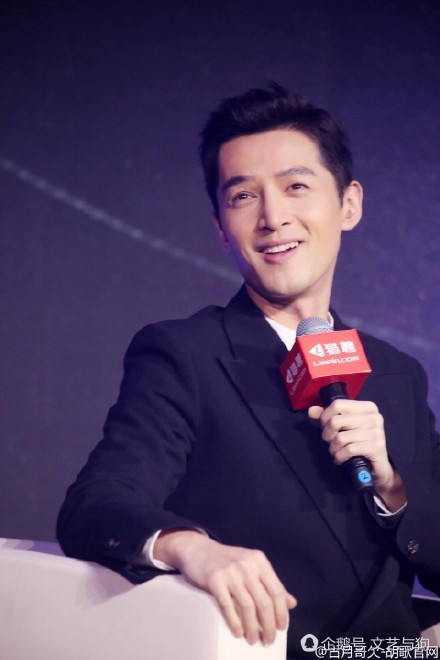 王思聪调侃李易峰靠脸吃饭 网友:我还是爱胡歌