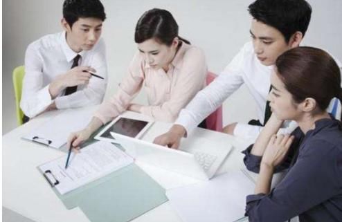 销售人员在跟进老客户的时候应该怎么开场白呢