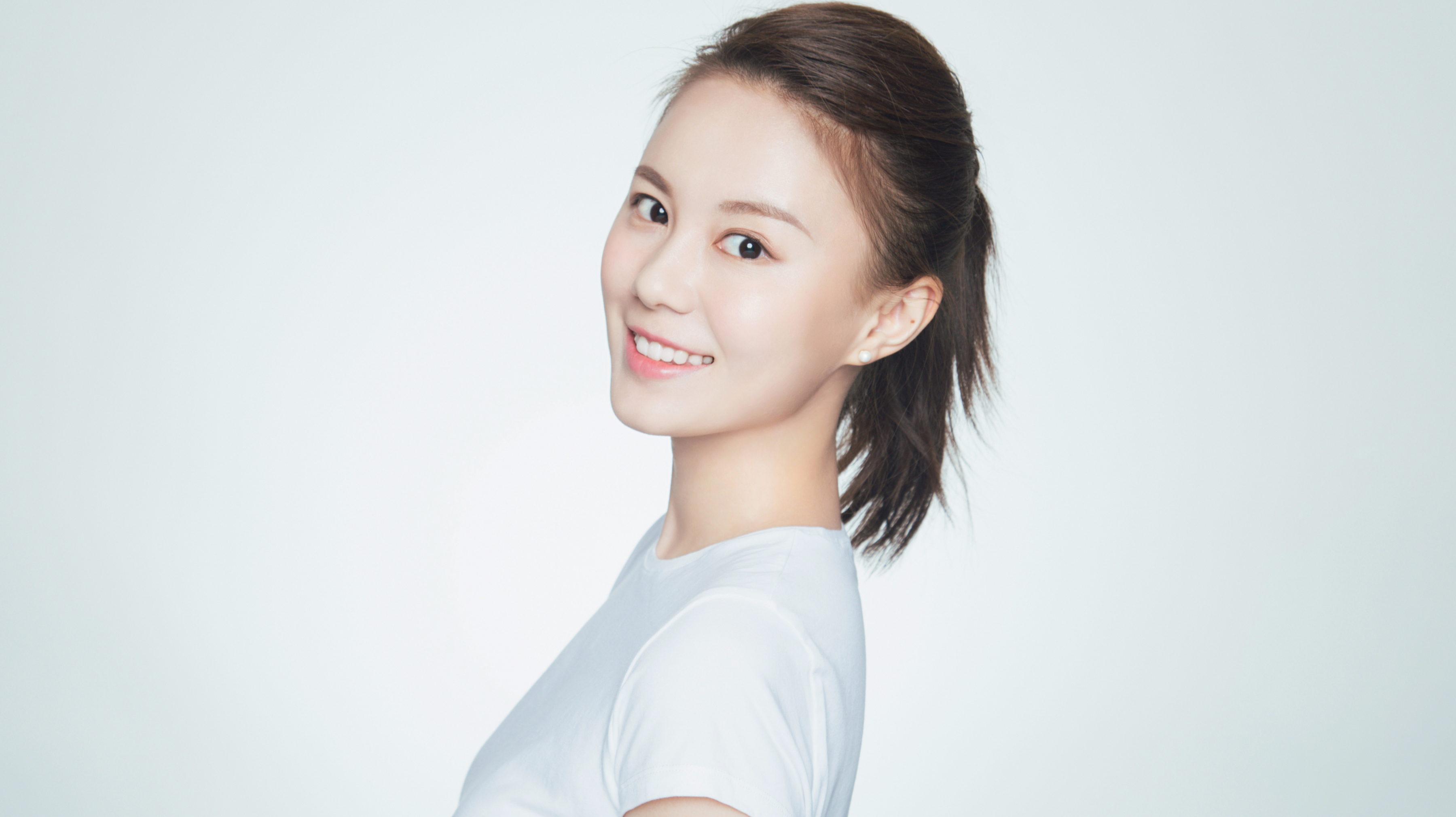 李玲 作品 《人生实苦 但请你足够相信》