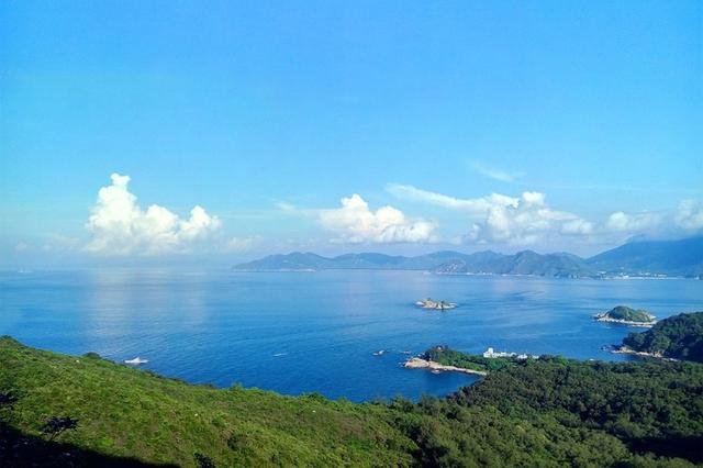 坐快艇 水清,沙白,海鲜多的免费海岛 三门岛(又称沱泞岛),属广东省