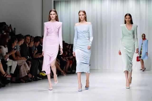 王源这种不油腻的少年感到底是怎么穿出来的?