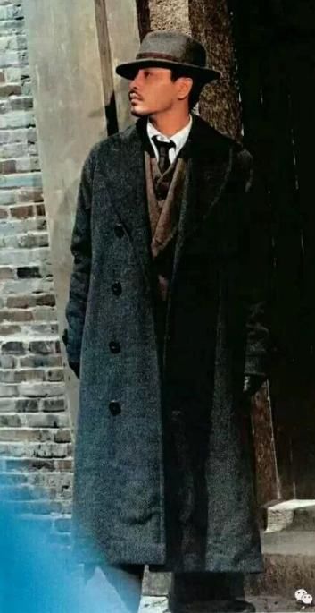 一岁一哭荣,哥哥张国荣特立独行的穿衣风格,放