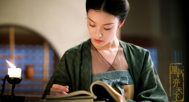 倪妮剧照曝光两弯笼烟弯眉