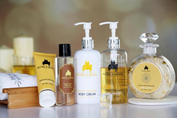 香奈儿平面模特为高端英国精油香氛身体护肤代