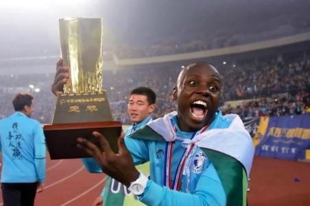 黑人锋霸9场进7球,时隔15个月后将重返国家队