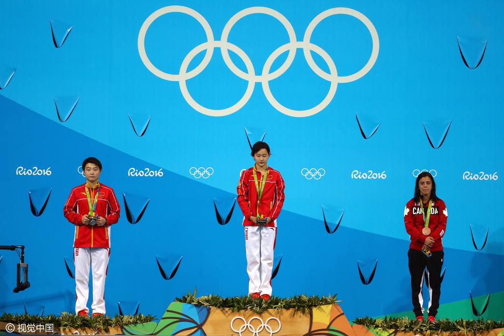 里约奥运会跳水女子10米台颁奖仪式：任茜获得金牌，司雅杰收获银牌，加拿大选手摘得铜牌。