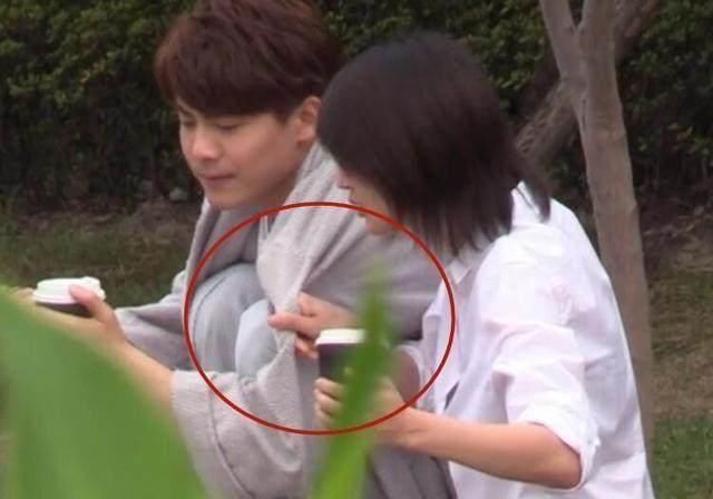 卓伟力证郑爽新恋情,男友颜值秒杀张翰,终究还