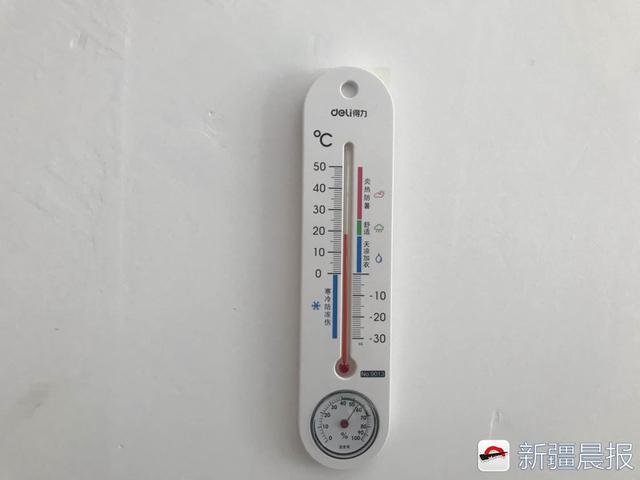 幼儿园教室的温度计我是去年接手这个幼儿园的,去年冬天只有14度,15