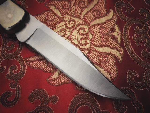 背锁折刀并不是断指神器 历经半个世纪考验最