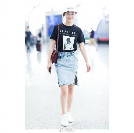 牛仔半裙配什么上衣?赶紧跟唐嫣赵丽颖学学吧