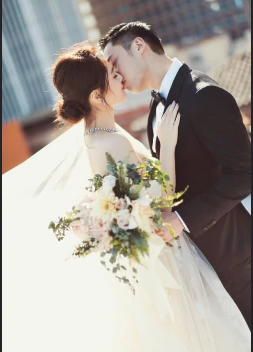 阿娇再次直面网友澄清张韶涵缺席婚礼的原因,