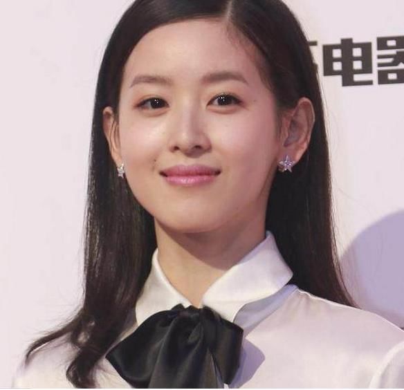 为何马云马化腾公众场合从不带老婆,刘强东却