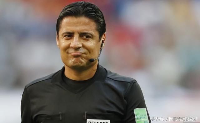 在中国他是全球第一黑哨,在俄罗斯他却是世界