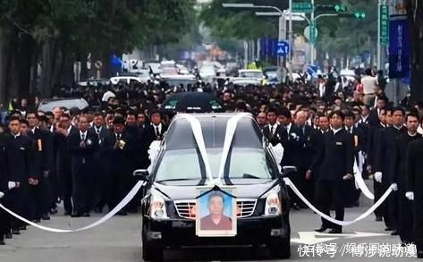 葬礼最庄重的大人物一位上了央视,另一位直接