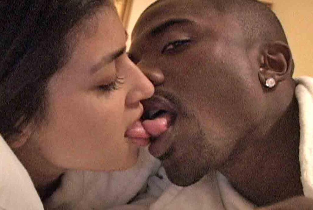 雷-杰与金
也许你可以说金是遭到了背叛和伤害，毕竟这是绝对的个人隐私，但与此同时，也正是这个事件让金变得越来越有名，甚至都出名到了海外。