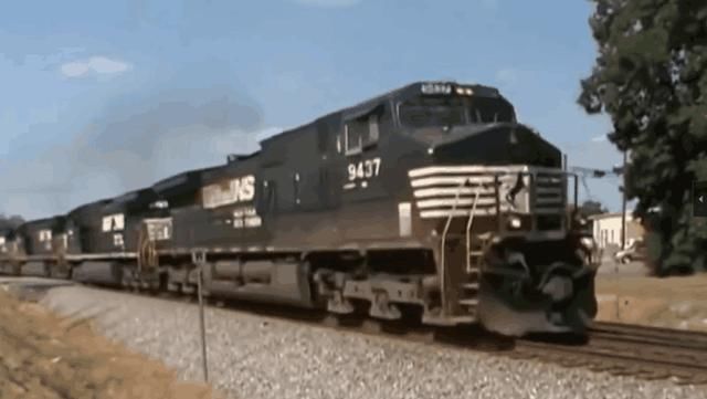 世界上最长一列火车,总长约7353米,可以一次性