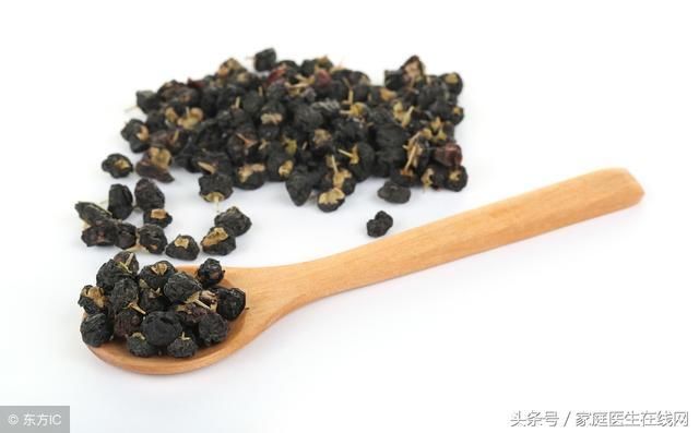 黑枸杞有什么好处?黑枸杞泡水有什么禁忌?
