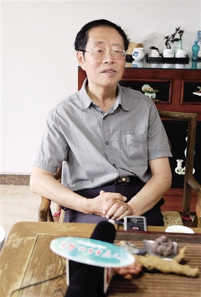 熟悉陈复澄的人都说他是个朴素的人,然而,若你看过他的艺术作品,就很