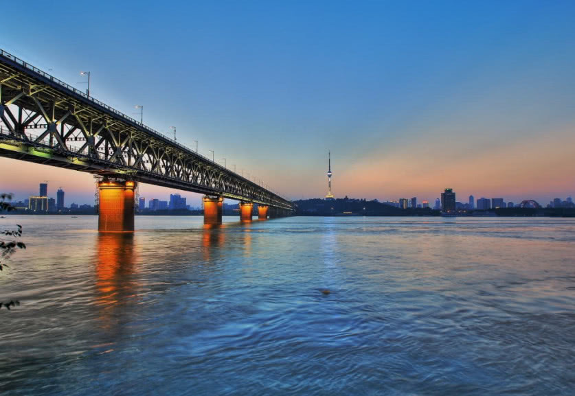 我国一线城市重新排名,西安第六,杭州第二,第一