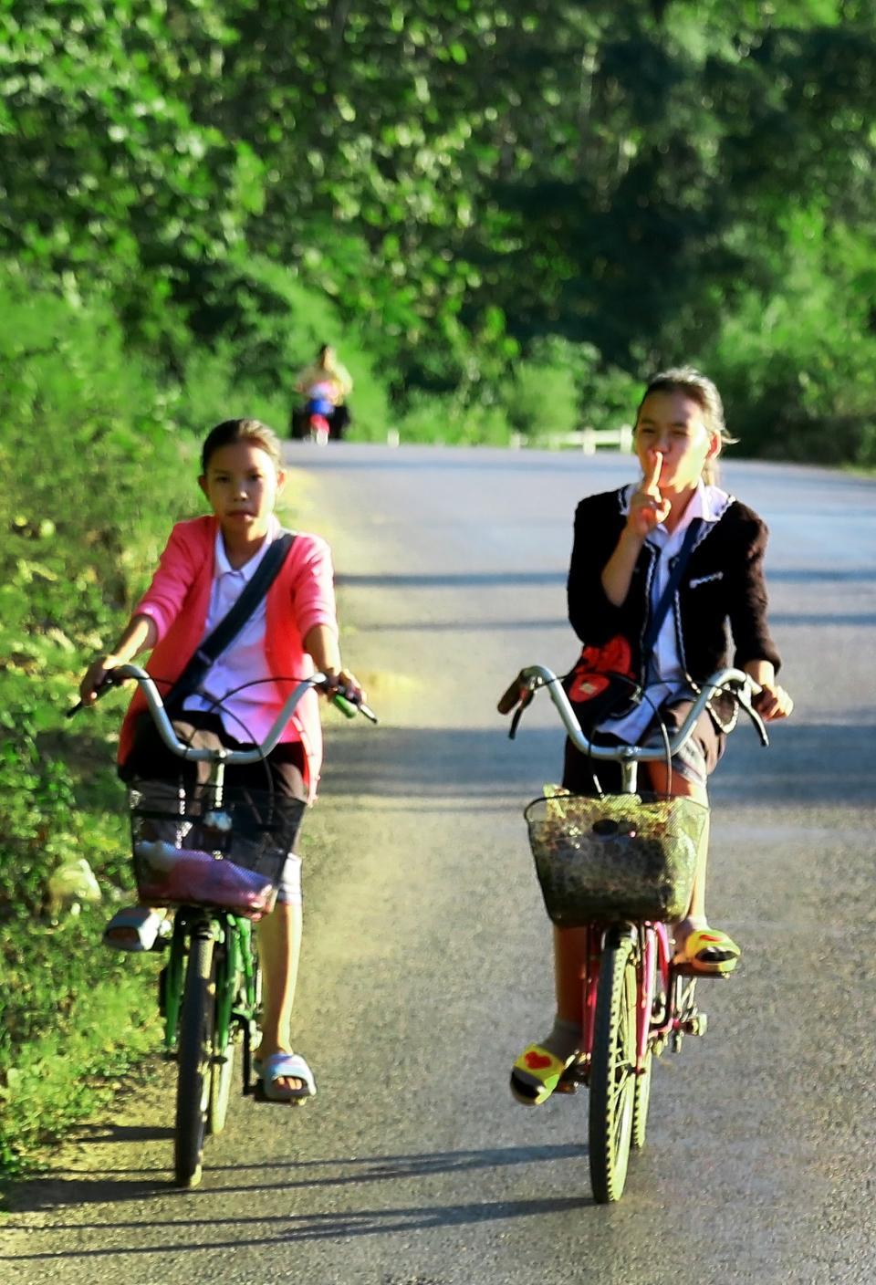 老挝老听族图片