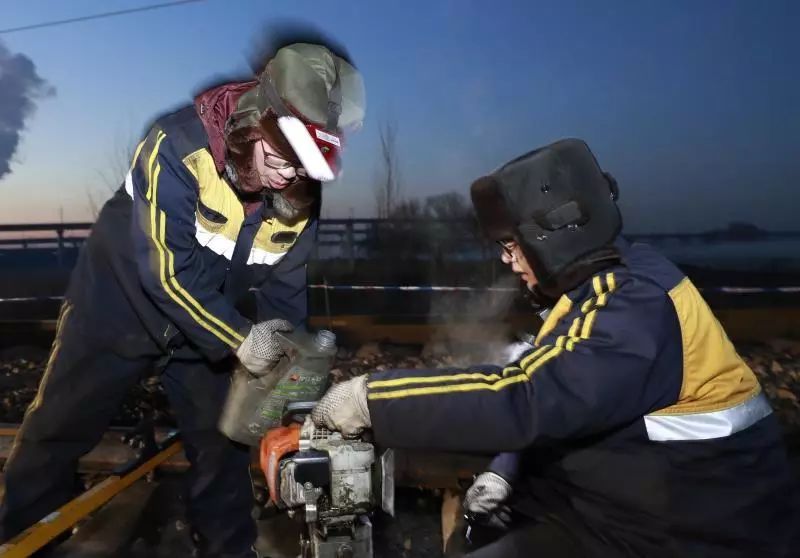 -40℃的“冷极村”，为了唯一的一趟列车……