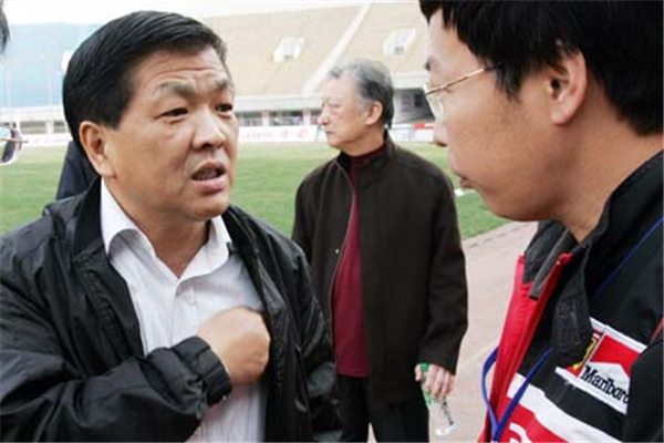 前上海中远俱乐部总经理王国林踢球时不幸猝死 享年59岁 前上海中远俱乐部总经理王国林踢球时不幸猝死 享年59岁