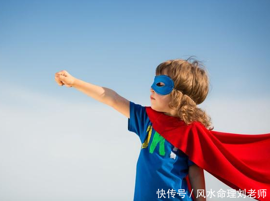 女人走伤官运,不利夫情感波折,容易有二婚